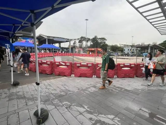 DƬ